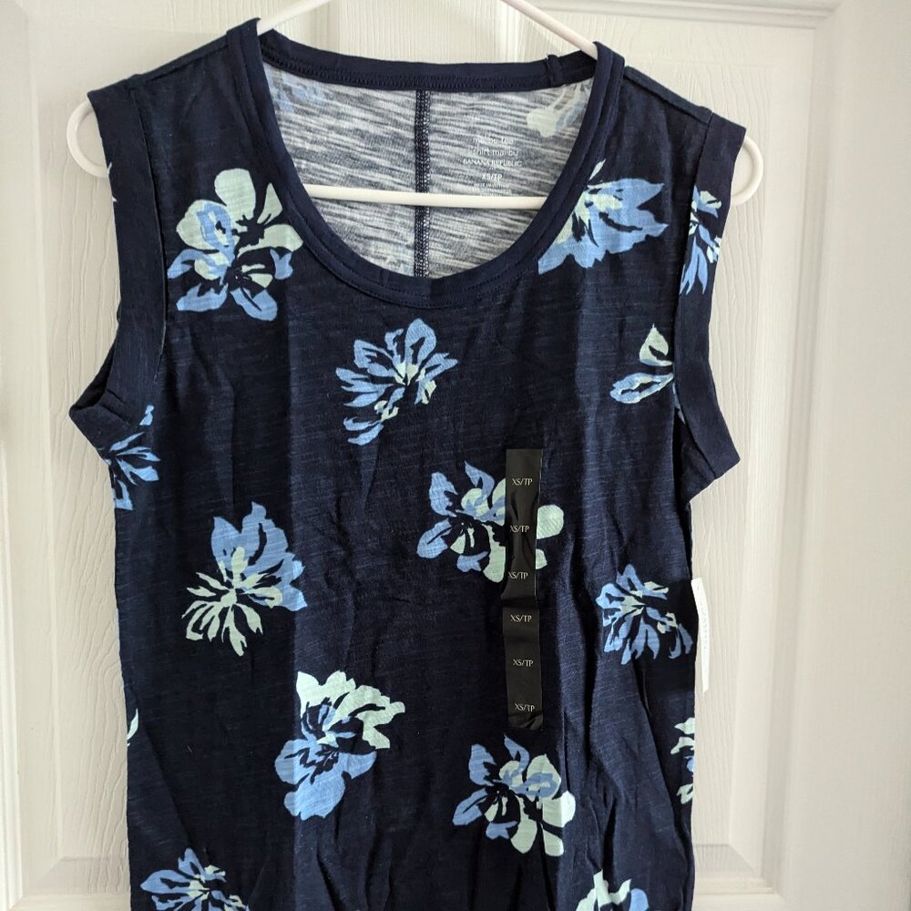 NWT Banana Republic Navy Blue Floral Sleeveless Malibu Tee T-Shirt Sz XS